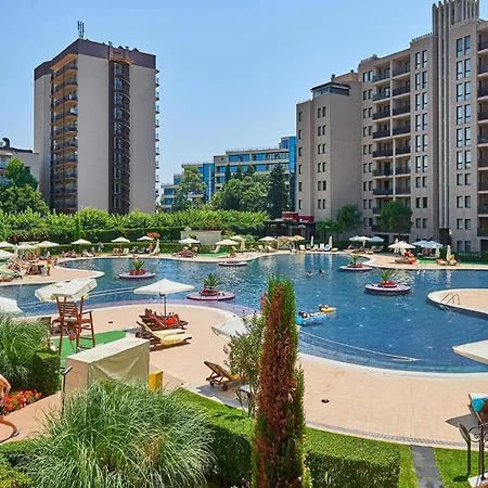 Freedom Beach With Pool, Gym And Free Transfer Apartment *