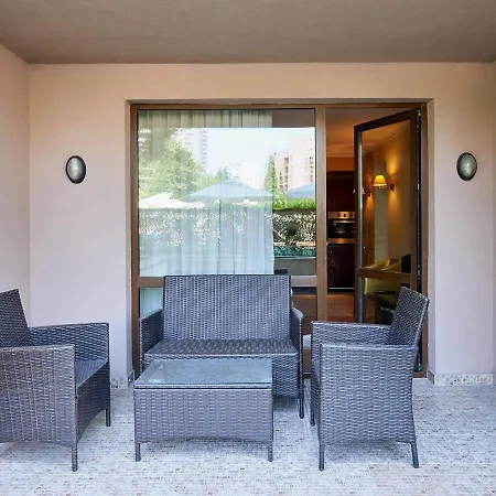 Freedom Beach With Pool, Gym And Free Transfer