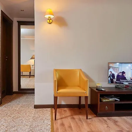 Freedom Beach With Pool, Gym And Free Transfer